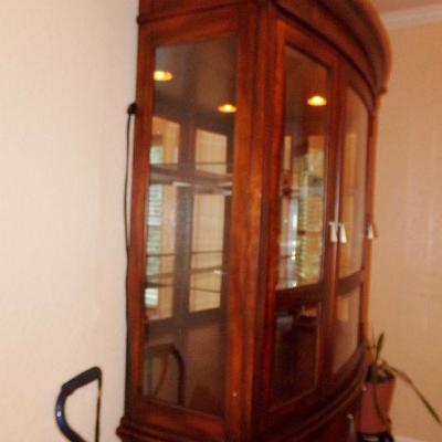 LOT  CHINA HUTCH