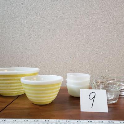 Lot 9: (10) piece Pyrex Lot