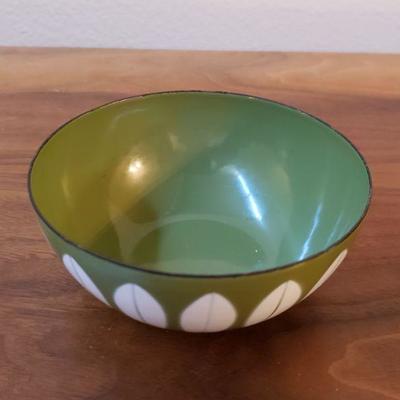 Lot 22: Vintage Cathrineholm Avocado Green and White lotus Small Bowl 