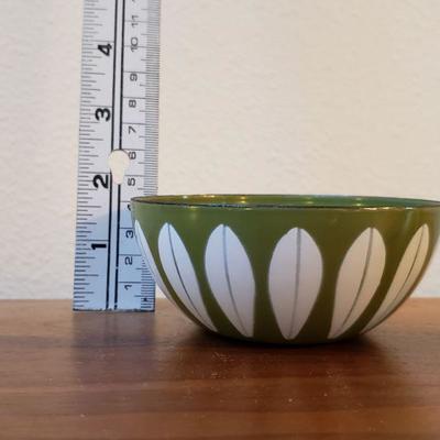 Lot 22: Vintage Cathrineholm Avocado Green and White lotus Small Bowl 