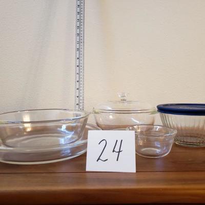 Lot 24: Pyrex Bowls and Pie Plate Lot