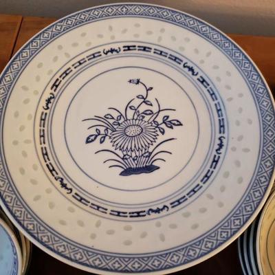 Lot 27: Jingdezhen China Rice Grain Blue & White - Flower & Dragon Porcelain Dish Set