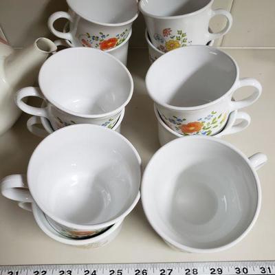 Lot 31: Tea Kettle and 12 Coffee Cups