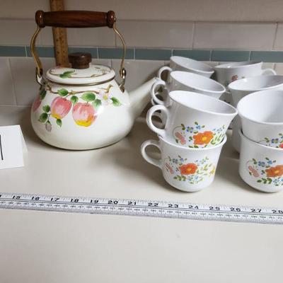 Lot 31: Tea Kettle and 12 Coffee Cups