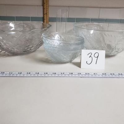 Lot 39: Glass Bowls with Grape Motif Lot