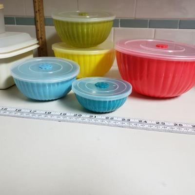 Lot 44:  Tupperware and Plastic Nesting Bowls with Lids Lot