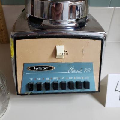 Lot 49: Vintage Osterizer Blender and Storage Jar
