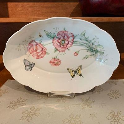 LOT 29  LENOX BUTTERFLY MEADOW PARTIAL SET OF DISHES  