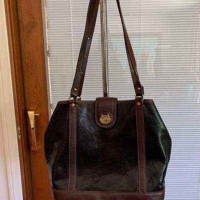 IB 92  BRAHMIN BLACK & BROWN LEATHER SHOULDER HANDBAG