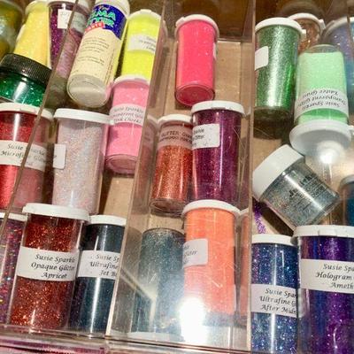 LOT 122  OVER 200 STAMP BLOCKS PAPERS TOOLS RIBBON CRAFTS HOBBY SCRAPBOOKING