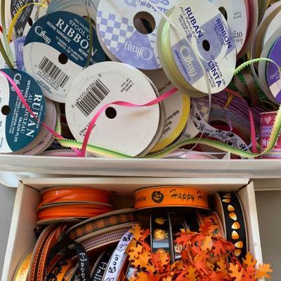 LOT 122  OVER 200 STAMP BLOCKS PAPERS TOOLS RIBBON CRAFTS HOBBY SCRAPBOOKING