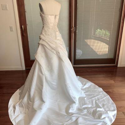 LT 1  PRONOVIAS DEBUTANTE BALL GOWN/WEDDING DRESS   SIZE 8
