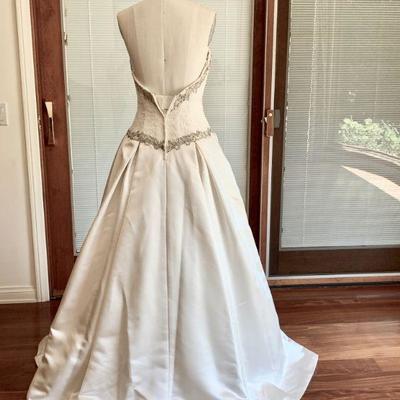 LT 2 SALLY CREW DEBUTANTE BALL GOWN/ WEDDING DRESS SIZE 8