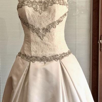 LT 2 SALLY CREW DEBUTANTE BALL GOWN/ WEDDING DRESS SIZE 8