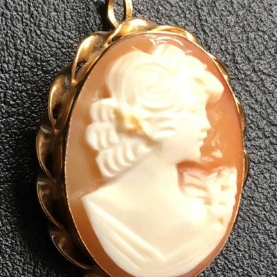 Antique Victorian Shell Cameo Brooch Pendant