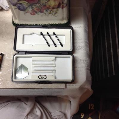 4-075 Harley Davidson collector dart set