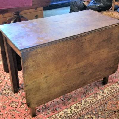 Lot #336  VERY NICE oak antique Gateleg table - good condition