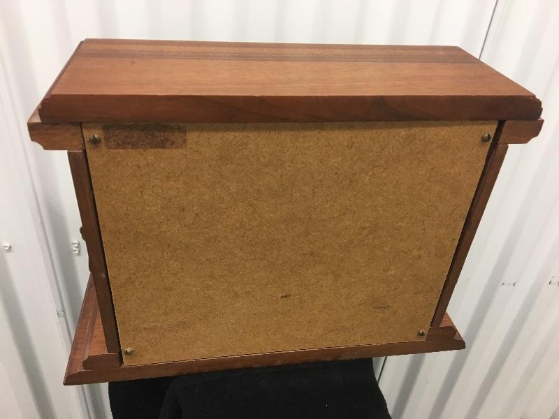 Modern Wood Mantle Clock With Chime Estatesales Org