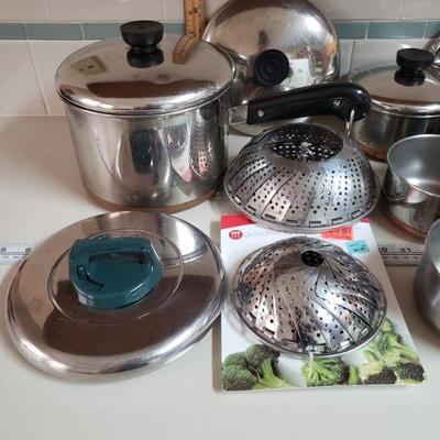 Lot 51: Revere Ware Pots with Lids and Pressure Cooker Lids