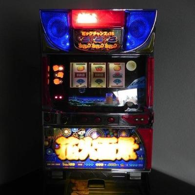 LOT 3  SLOT MACHINE