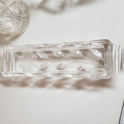 Lot 63: (3) Etched Flower Crystal Pieces