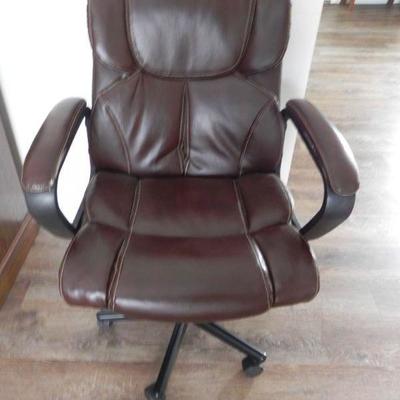 LOT 5 LEATHER DESK CHAIR
