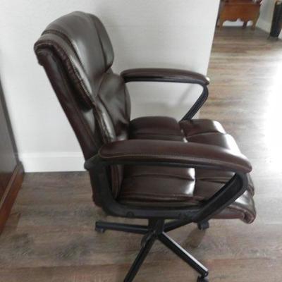LOT 5 LEATHER DESK CHAIR