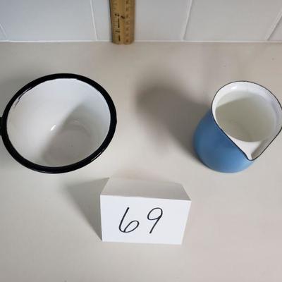 Lot 69: Enamel lot