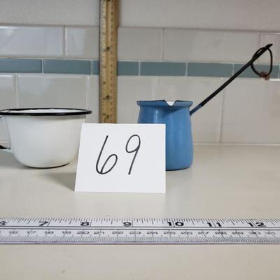 Lot 69: Enamel lot