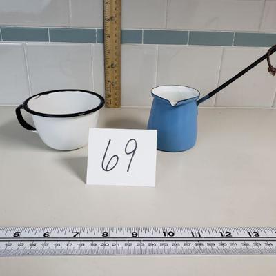 Lot 69: Enamel lot