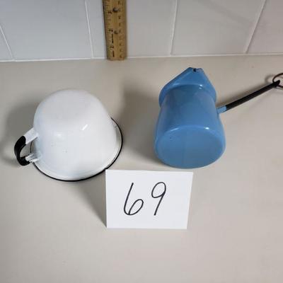 Lot 69: Enamel lot