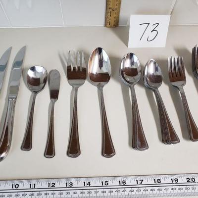 Lot 73: Oneida Silverware 