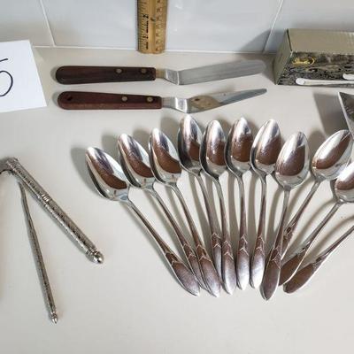 Lot 75: Mixed Silverware lot