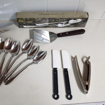 Lot 75: Mixed Silverware lot
