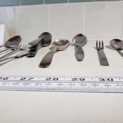 Lot 76: Mixed Flatware Lot