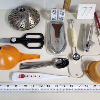 Lot 77: Kitchen Utensils Lot