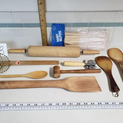 Lot 78: Vintage Wood Utensils Lot