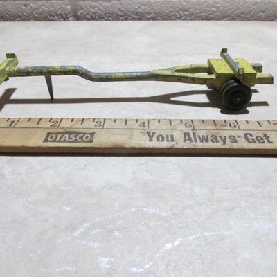 4-023 Farm trailers and implements (models)