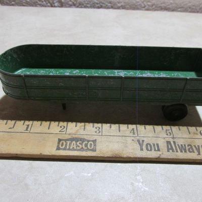 4-023 Farm trailers and implements (models)