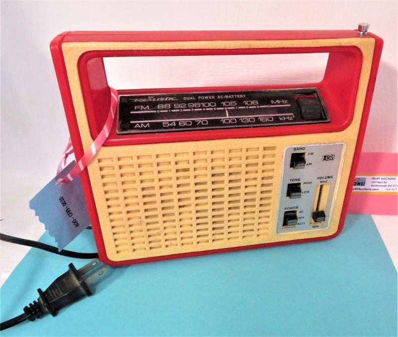 Vintage Realistic RED AM/FM Transistor Radio Dual AC / Battery Power