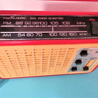 Vintage Realistic RED AM/FM Transistor Radio Dual AC / Battery Power