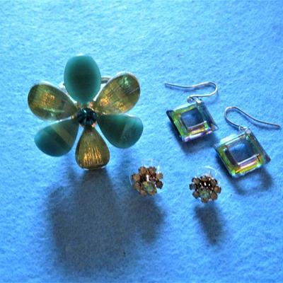 VINTAGE RING & Earrings Jewelry LOT Floral Petal Turquoise stones & Studs