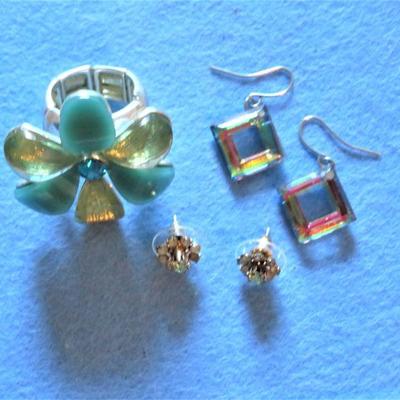 VINTAGE RING & Earrings Jewelry LOT Floral Petal Turquoise stones & Studs