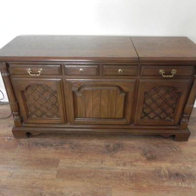 LOT 11  ZENITH STEREO CONSOLE