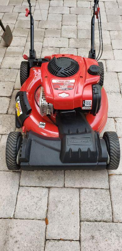 TB200 Troy Bilt Self Propelled Lawn Mower Lot EstateSales