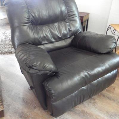 LOT 15  LEATHER RECLINER