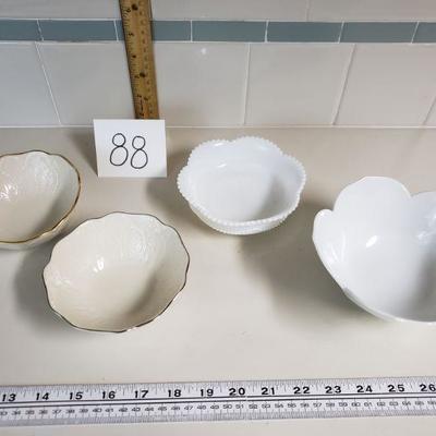 Lot 88: White/Off White Flower Bowl Lot