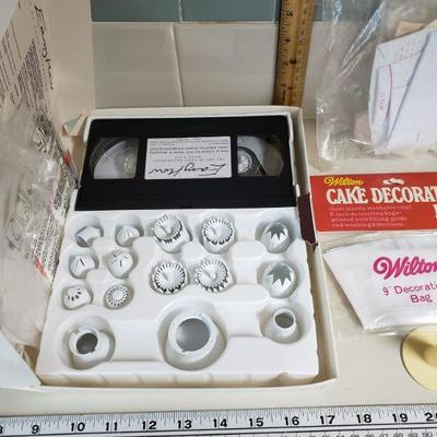 Lot 93: Baking Decorating Lot