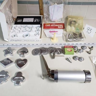 Lot 93: Baking Decorating Lot