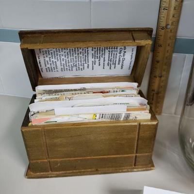Lot 94: Gingerbread People Cookie Jar, Recipe Box, & Mid Century Japanese Bowl